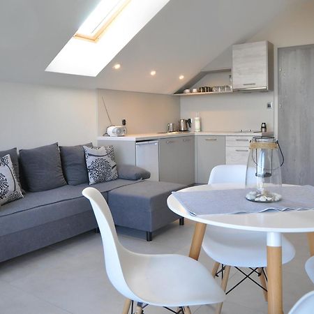 Willa Dobrylko II -Apartamenty เรวา ภายนอก รูปภาพ